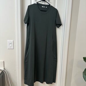 UNIQLO maxi dress